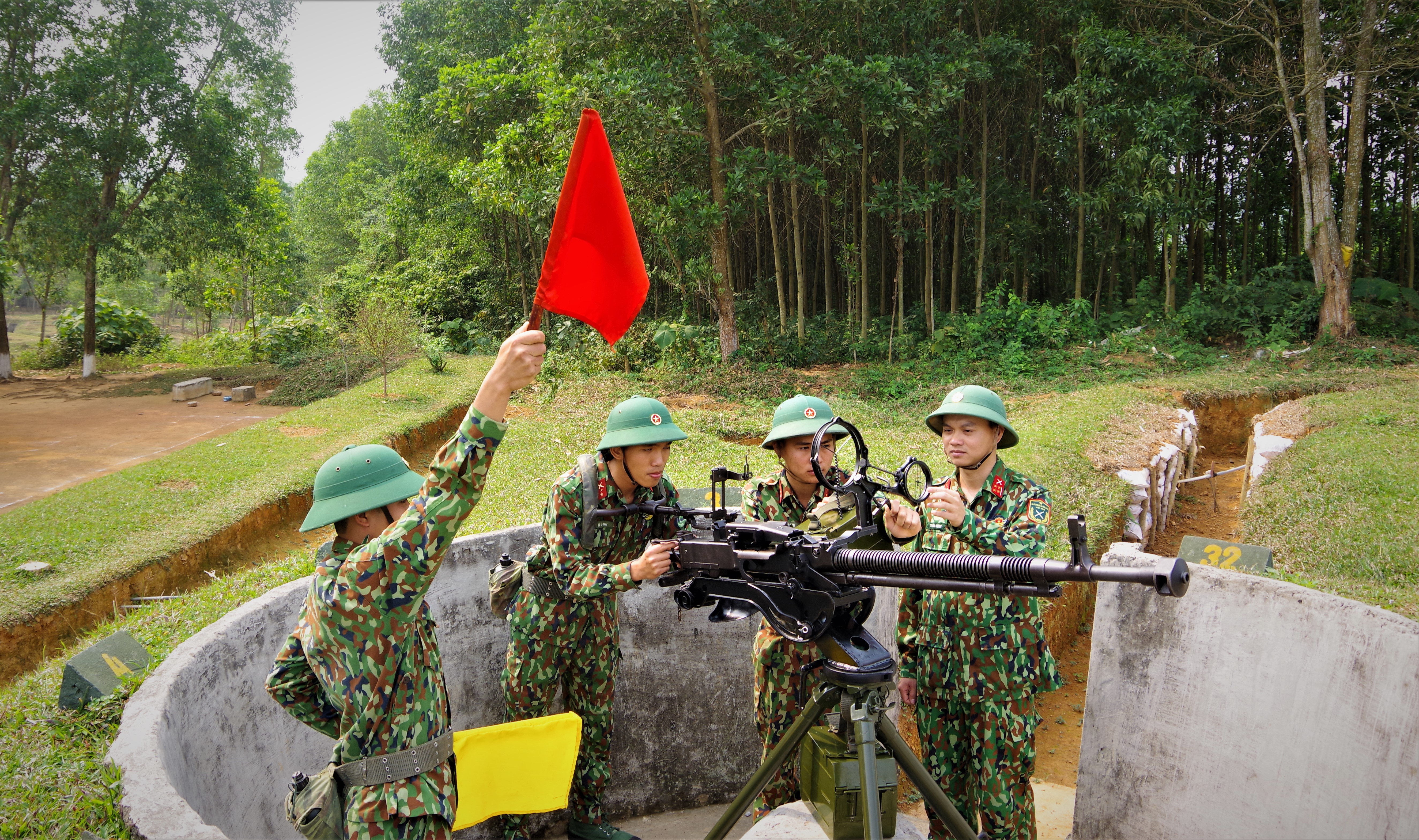 Cán bộ trẻ toàn năng